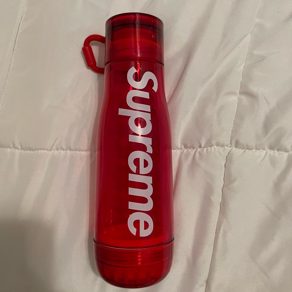 Supreme water bottle with supreme bubbles